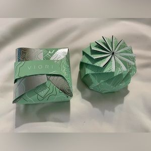 Viori shampoo (3.5 oz)and conditioner (2.8 oz)